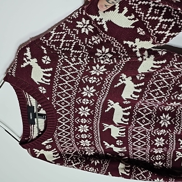 Forever 21 maroon and white medium Christmas themed sweater - Picture 3 of 5